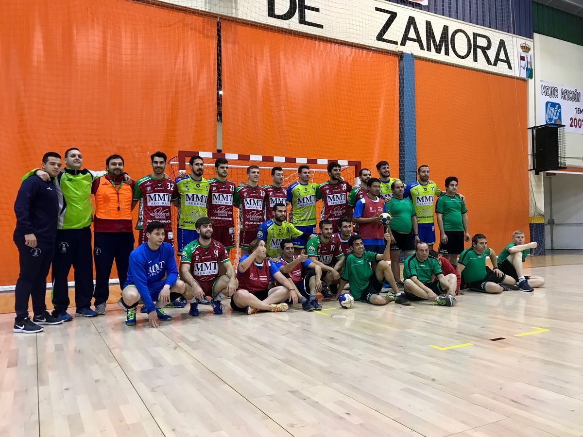 Lunes de deporte en el Pabellón Ángel Nieto y en el Centro de Piragüismo Emilio Merchan
