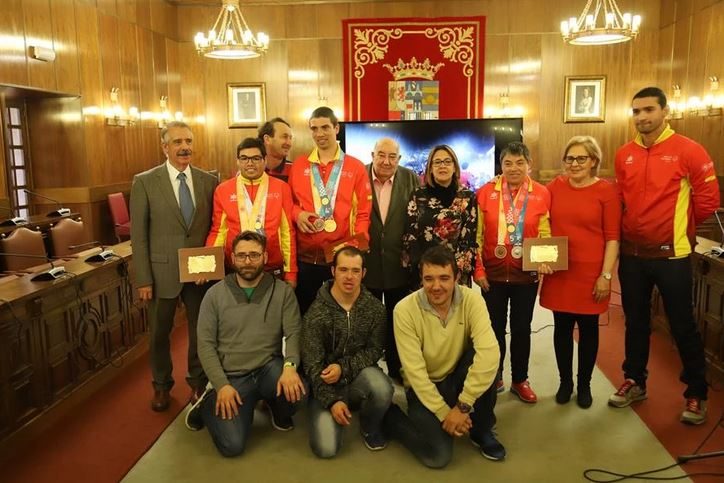 La Diputación recibe con honores a los campeones olímpicos de Abu Dhabi