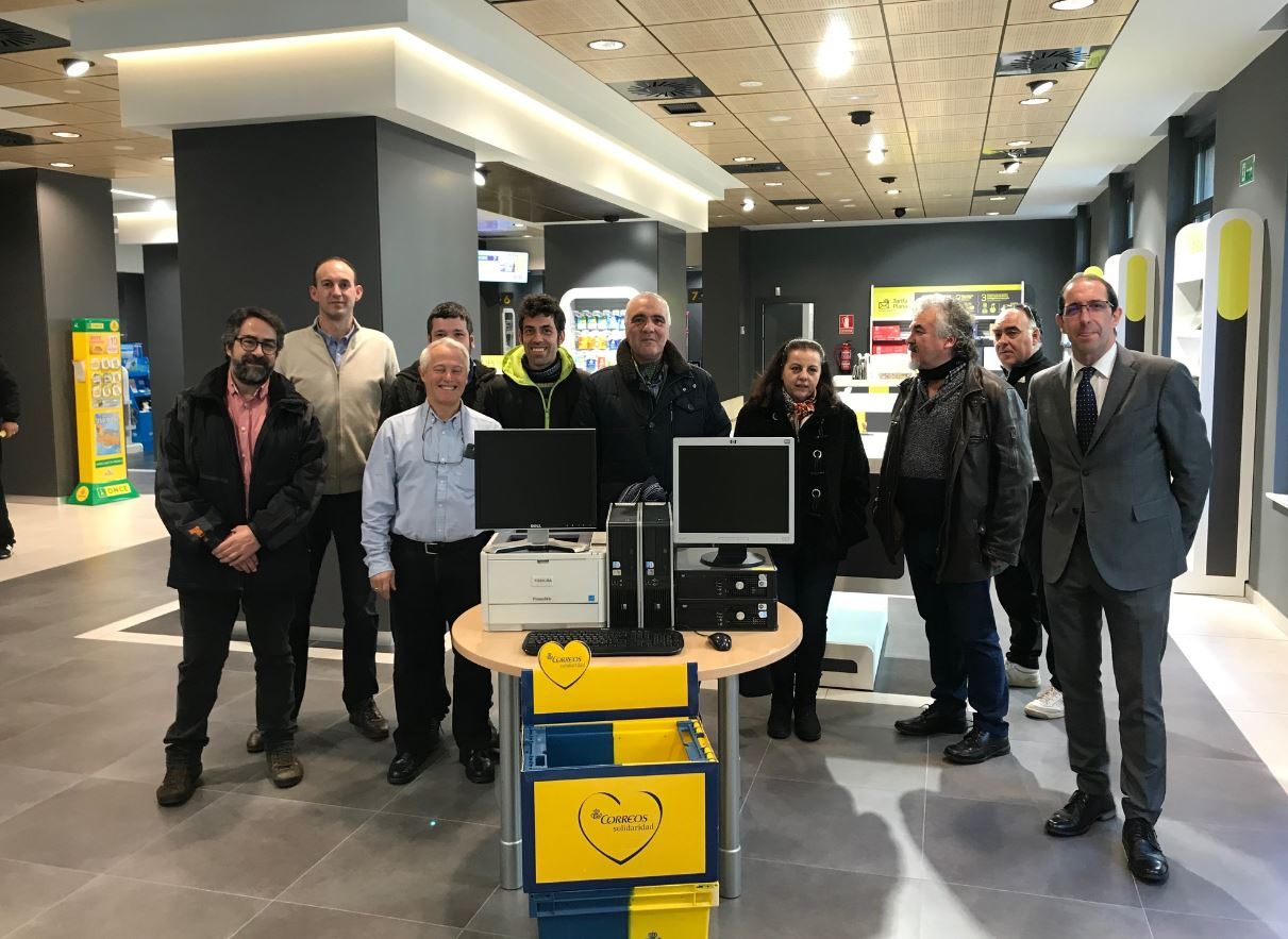 Donación de equipos informáticos por CORREOS