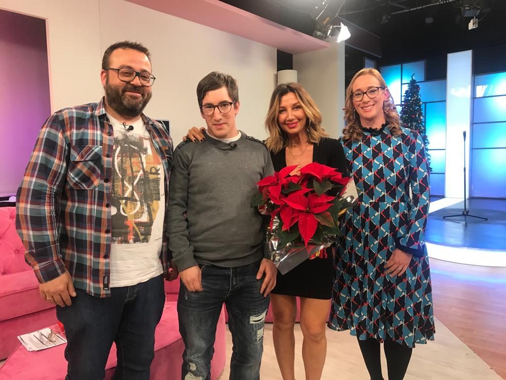 PARTICIPACIÓN SOCIAL CREATIVA CON ARBOLES DE NAVIDAD Y ADORNOS EN 3D PARA COMERCIOS DE ZAMORA